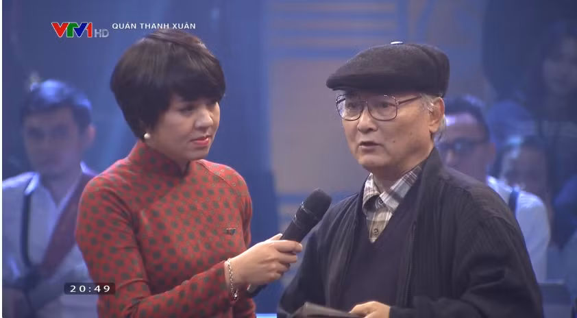 Các nghệ sĩ xúc động 'tìm lại thanh xuân' qua những chiếc đài cũ ảnh 1