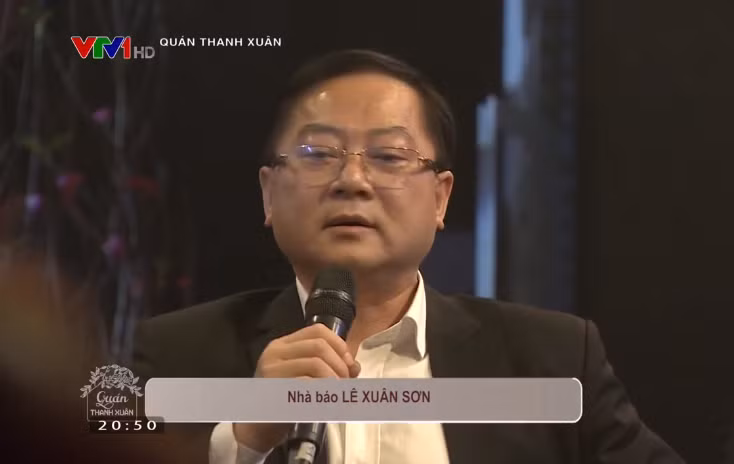 Các nghệ sĩ xúc động 'tìm lại thanh xuân' qua những chiếc đài cũ ảnh 3