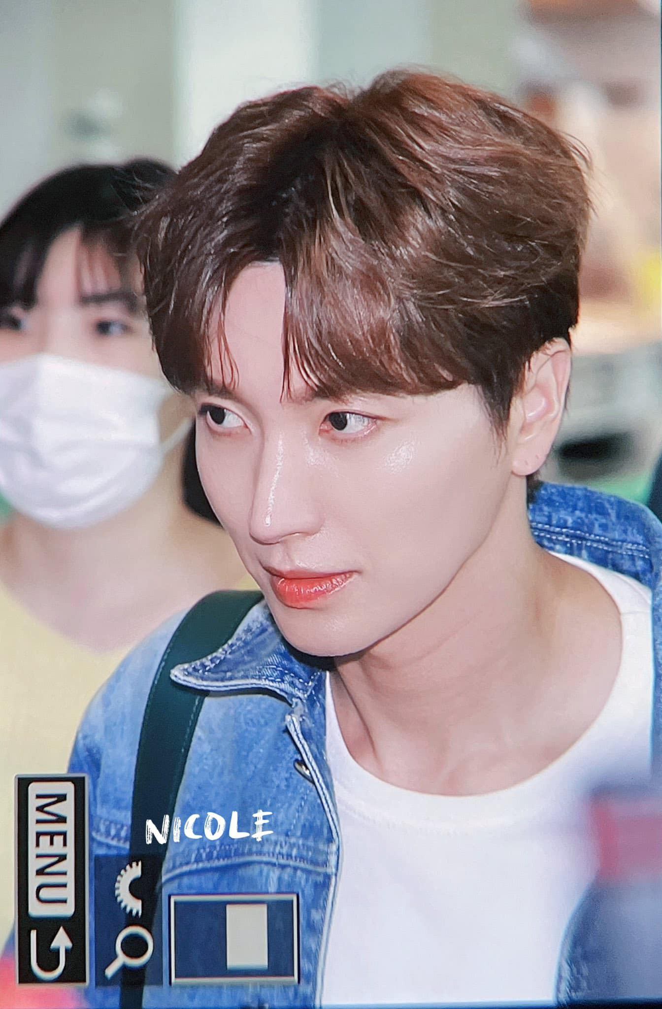 Làn da trẻ trung, căng mịn của trưởng nhóm 39 tuổi khiến nhiều người ngưỡng mộ. Làn da trẻ trung, căng mịn của trưởng nhóm 39 tuổi khiến nhiều người ngưỡng mộ.