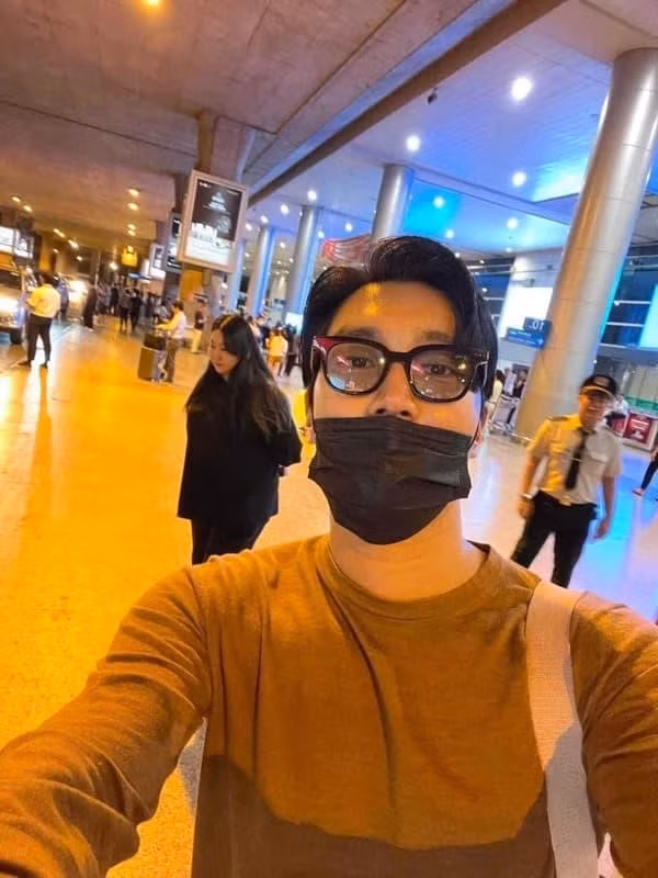 Do không nắm rõ lịch trình bay của Siwon nên không có nhiều người hâm mộ đến đón anh.