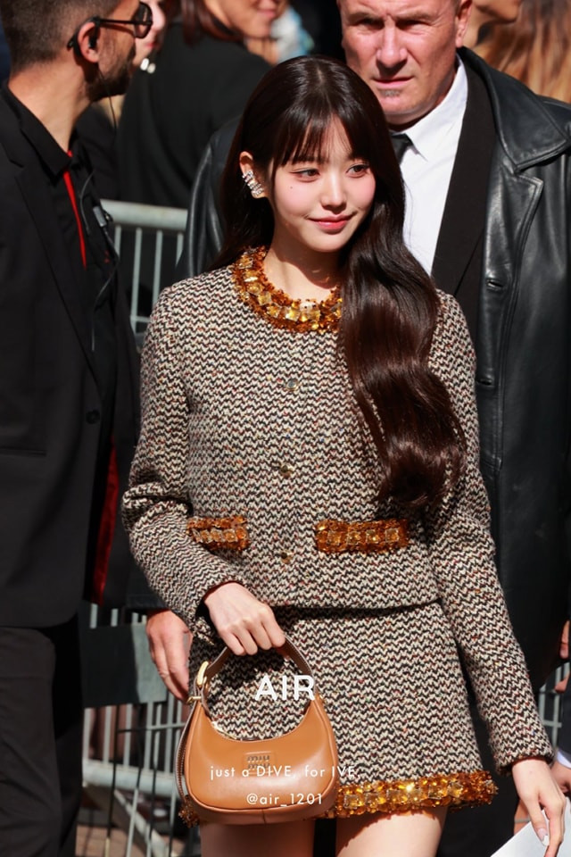 Tạo hình của Won Young trong show diễn của Miu Miu, đơn giản nhưng vẫn đẹp tràn màn hình.