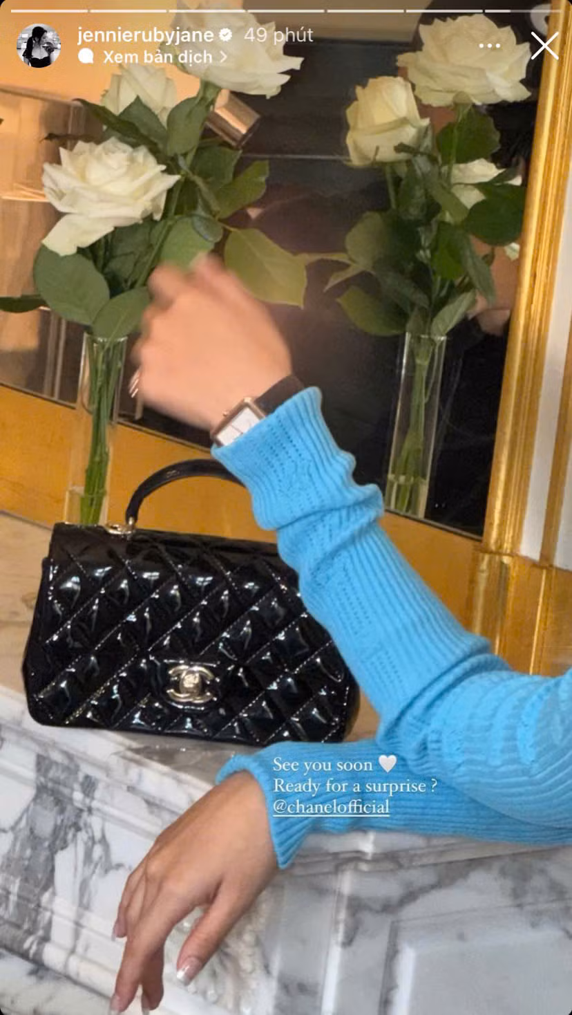 Jennie úp mở tạo hình trên Story Instagram, đồng thời hứa hẹn đem đến điều bất ngờ. Jennie úp mở tạo hình trên Story Instagram, đồng thời hứa hẹn đem đến điều bất ngờ.