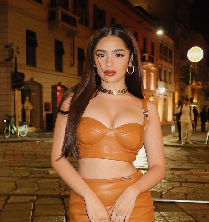 Andrea Brillantes là người bị cho là đã chen chân vào mối quan hệ của KathNiel. Andrea Brillantes là người bị cho là đã chen chân vào mối quan hệ của KathNiel.