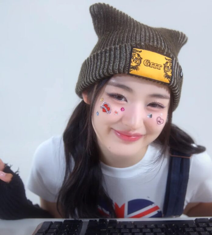 Cư dân mạng dành nhiều lời khen cho nhan sắc của Athena, đồng thời kỳ vọng cô trở thành nhân tố sáng giá trong nhóm.