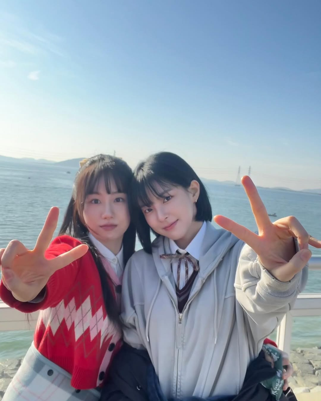 Sau khi tham gia nhóm học tập, Ji Won và Hee Won ngày càng trở nên thân thiết. Sau khi tham gia nhóm học tập, Ji Won và Hee Won ngày càng trở nên thân thiết.