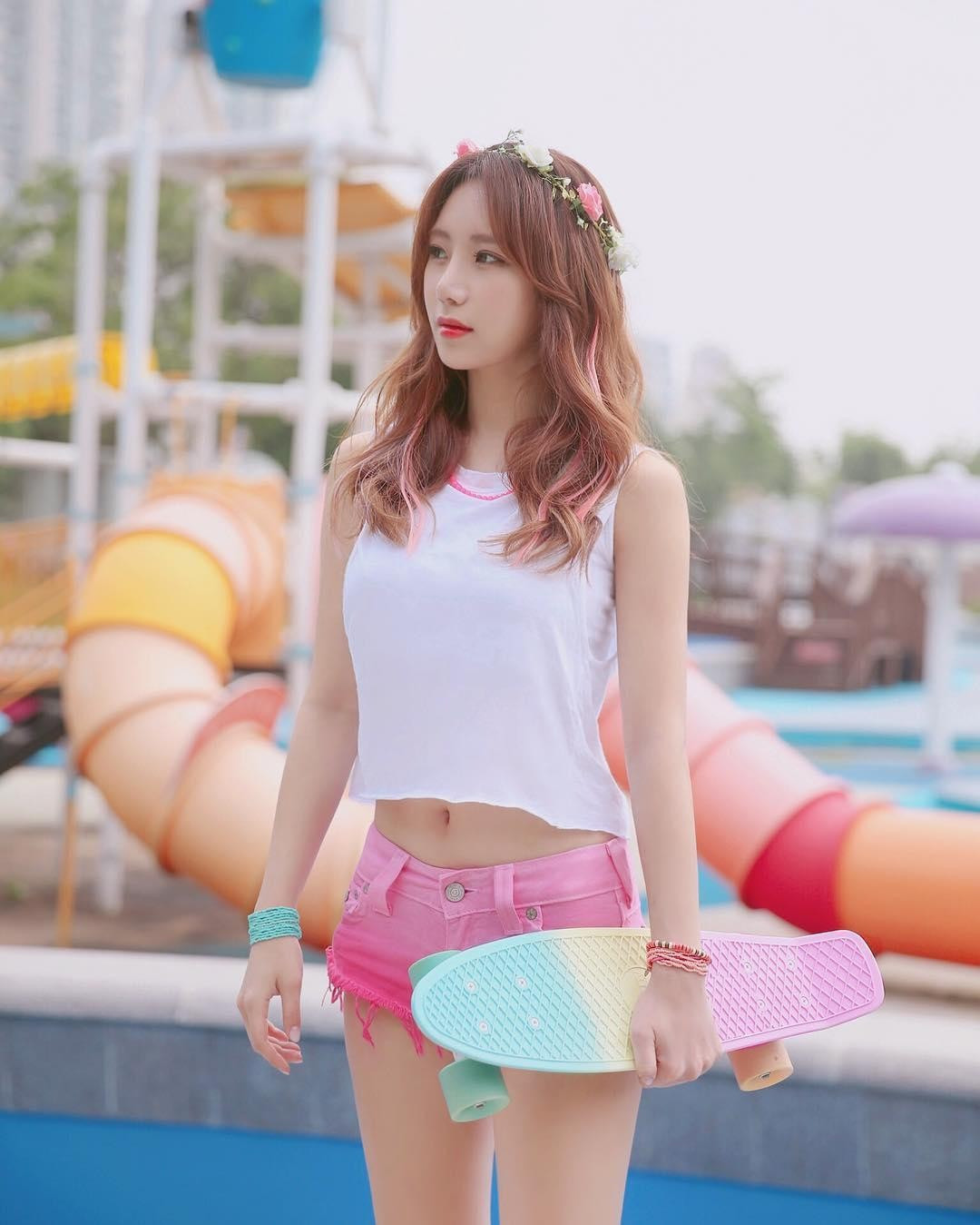 Ye Jung Hwa đem lòng yêu Ma Dong Seok vì sự thông minh và nét duyên dáng đáng yêu. Ye Jung Hwa đem lòng yêu Ma Dong Seok vì sự thông minh và nét duyên dáng đáng yêu.