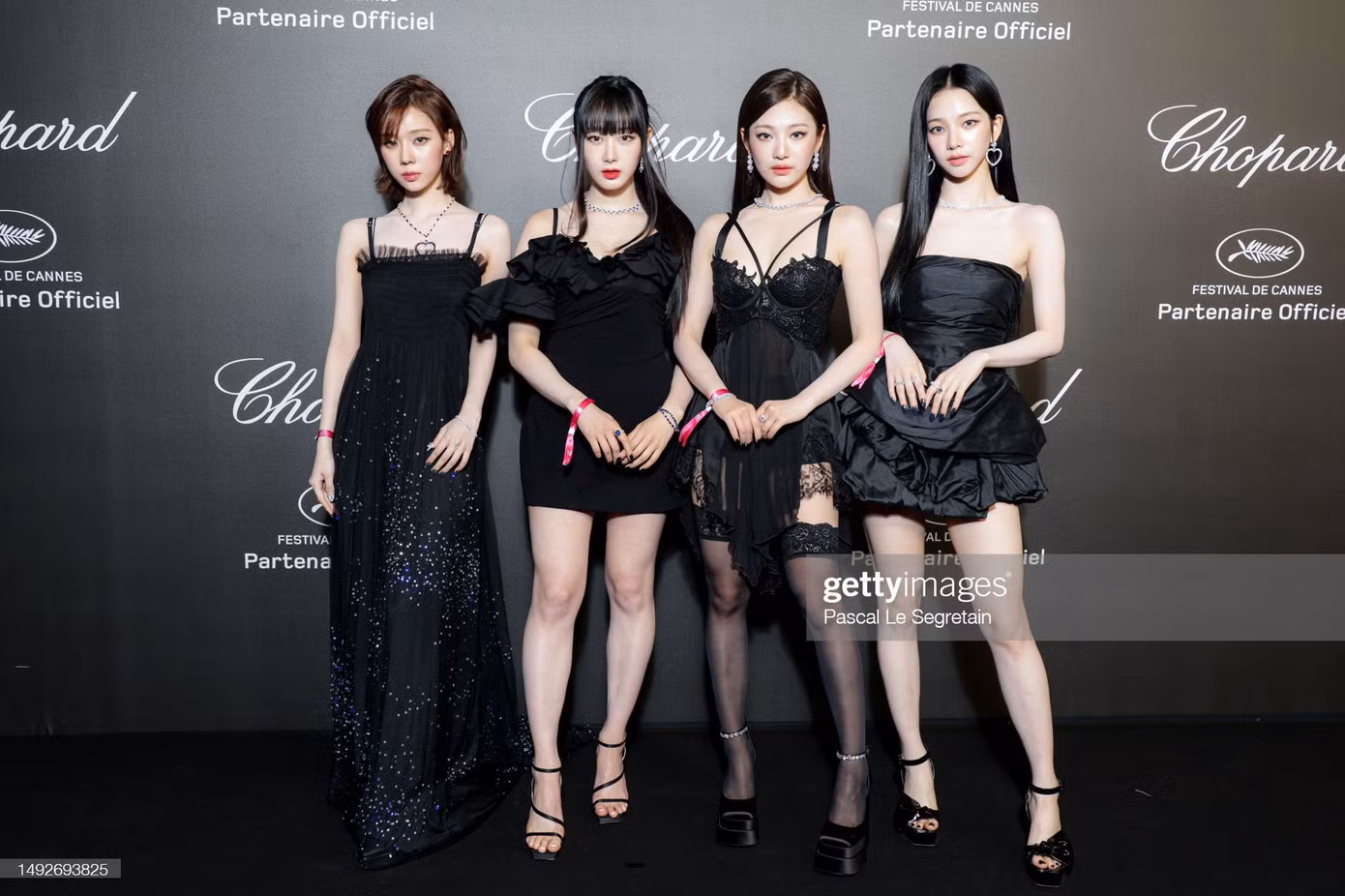 aespa "thả dáng" xinh đẹp tại thảm đen. - Nguồn: gettyimages