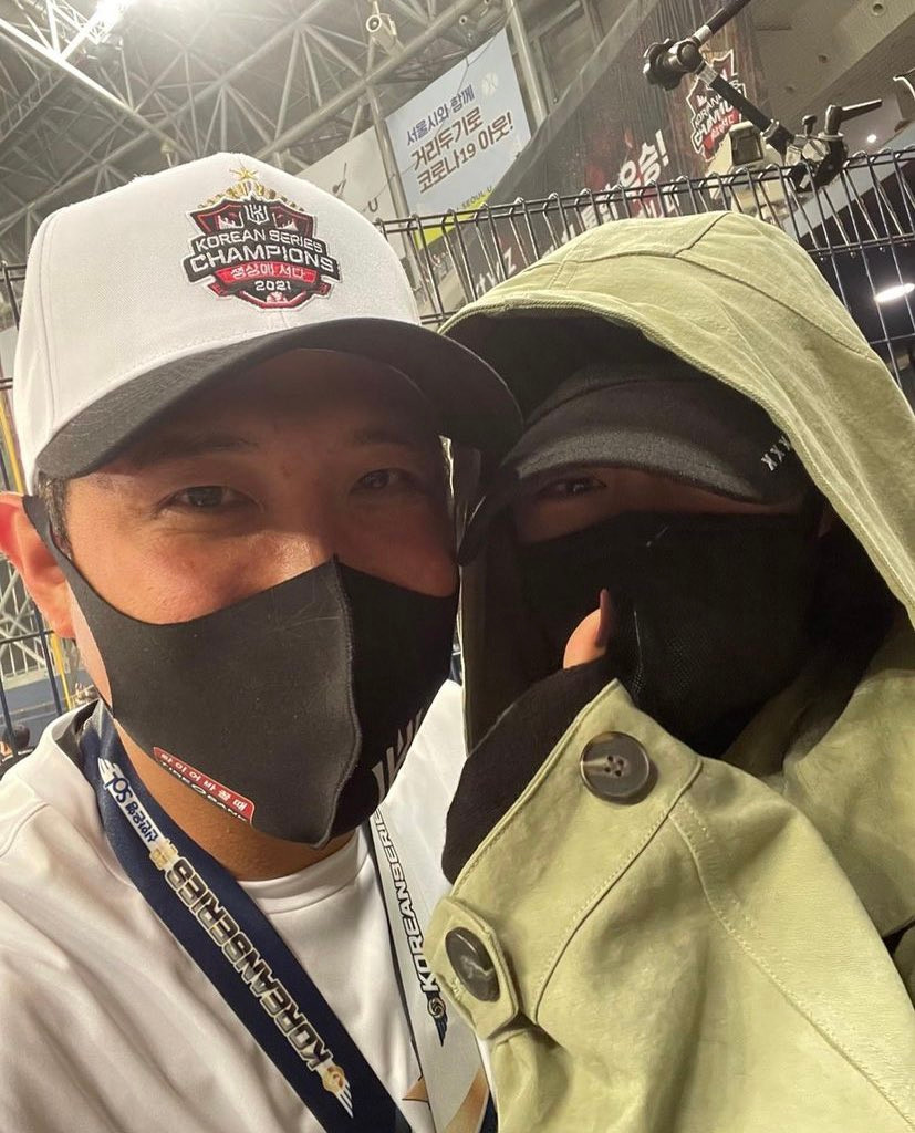 Nam bình luận viên của kênh KNN Radio còn tiết lộ thêm việc ly hôn đã khiến cầu thủ Hwang Jae Gyun sa sút phong độ khi thi đấu.