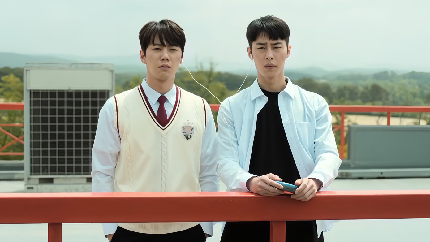 Ngay từ những tập đầu tiên, mạch phim đã trở nên &quot;dính như keo&quot; bởi những toan tính của cả hai nam chính đối với nhau.