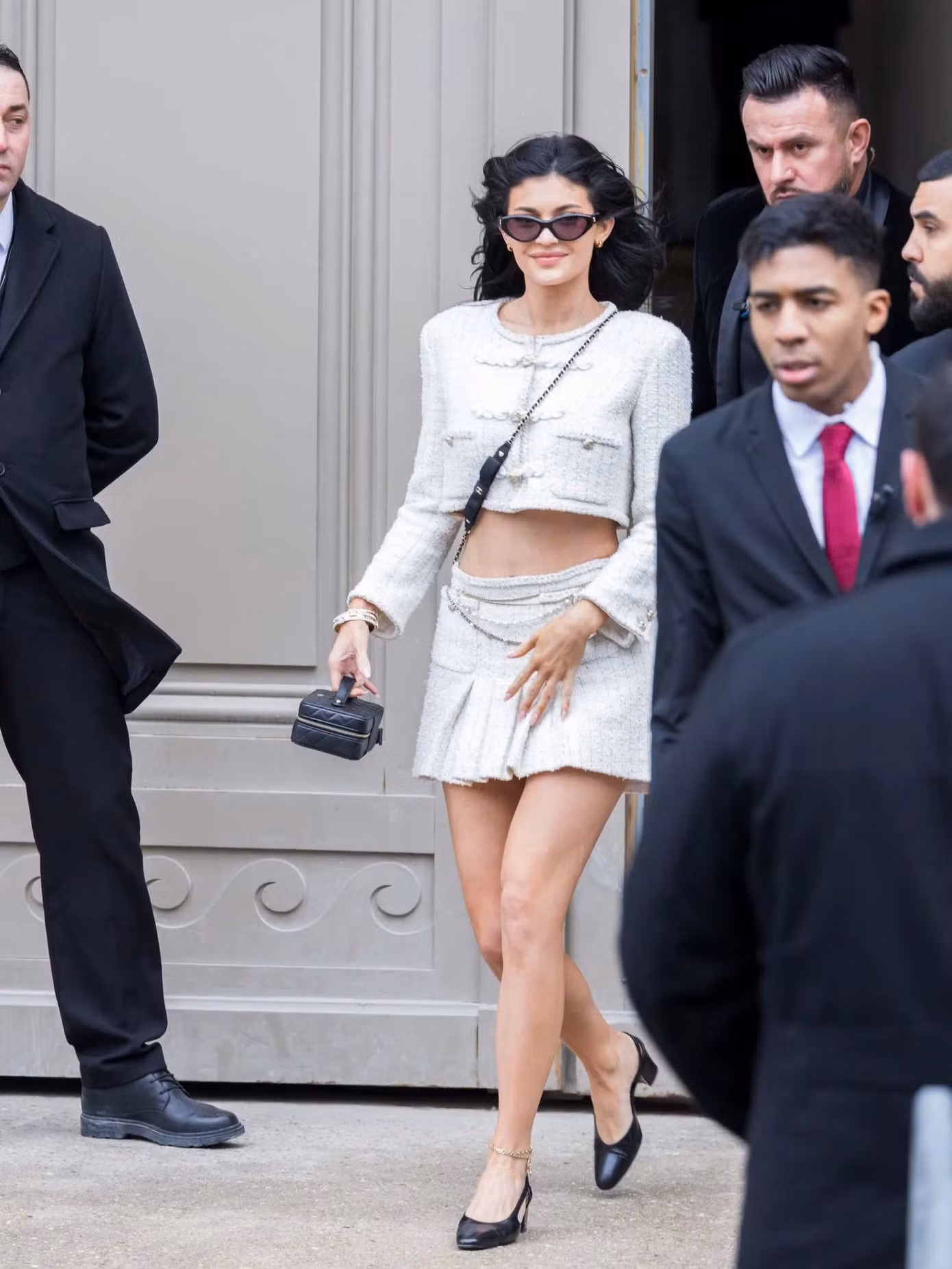 Ngôi sao 27 tuổi rạng rỡ xuất hiện trước truyền thông.