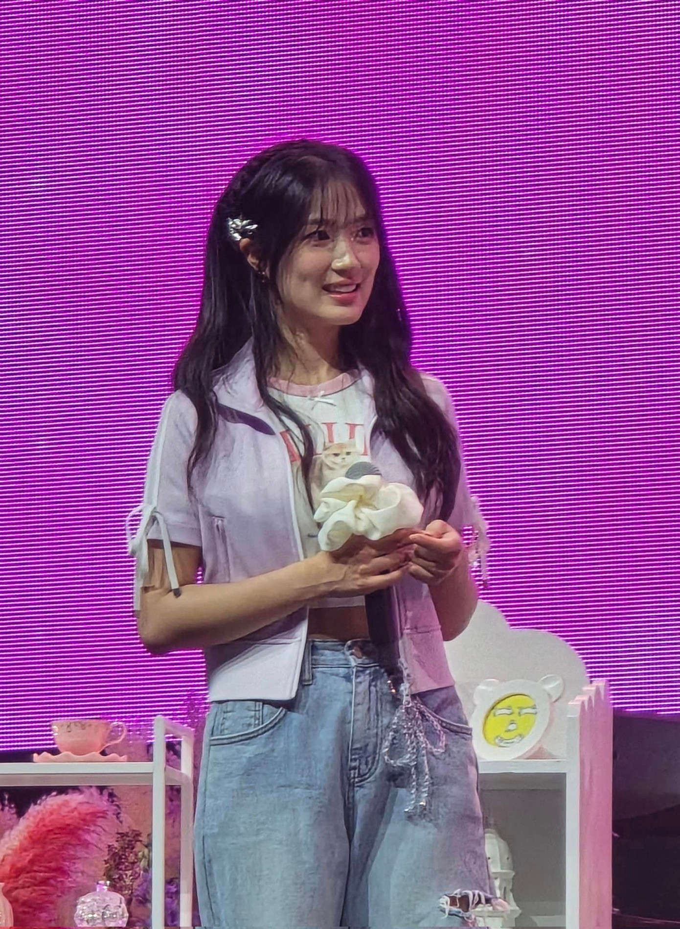 Kim Hye Yoon khiến người hâm mộ tan chảy trước visual ngọt ngào tại fan meeting. Kim Hye Yoon khiến người hâm mộ tan chảy trước visual ngọt ngào tại fan meeting.