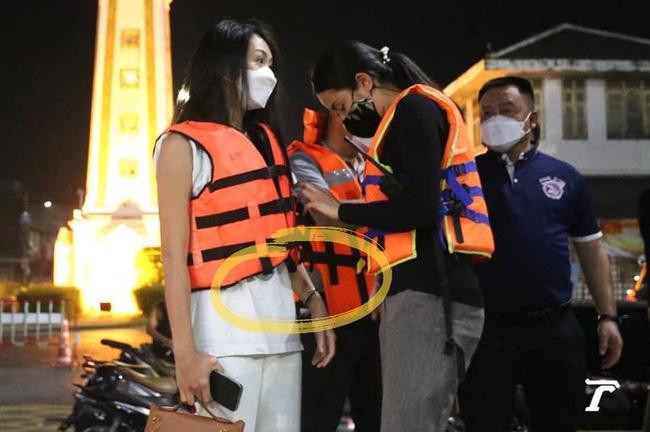 và vết bầm trên tay San được phóng viên ghi lại. - Ảnh: Thairath và vết bầm trên tay San được phóng viên ghi lại. - Ảnh: Thairath