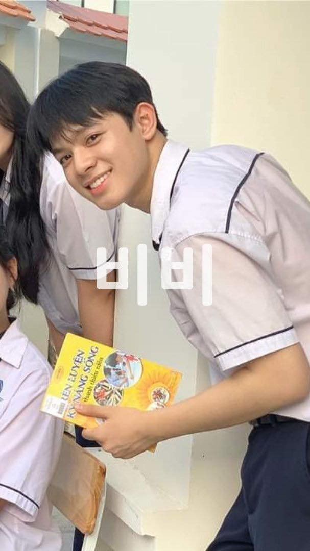 Kien khiến dân tình &quot;lịm tim&quot; bởi nụ cười tỏa nắng.