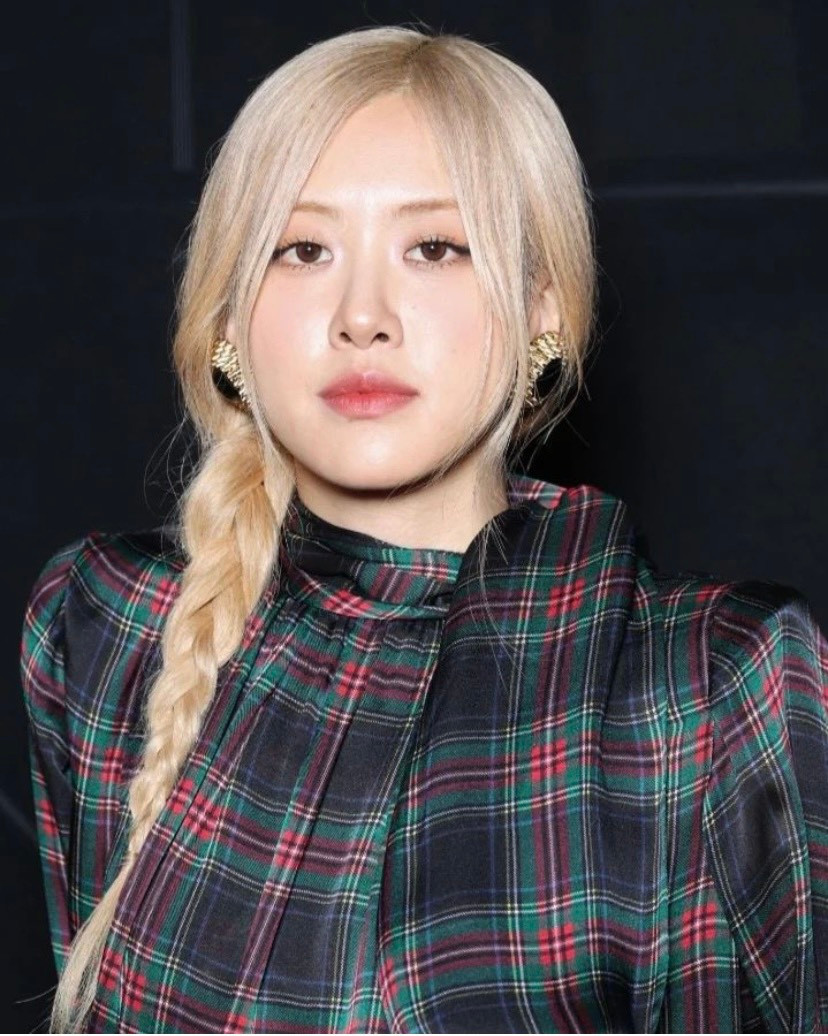 Cận cảnh làn da không tỳ vết của giọng ca nhóm BLACKPINK. Cận cảnh làn da không tỳ vết của giọng ca nhóm BLACKPINK.