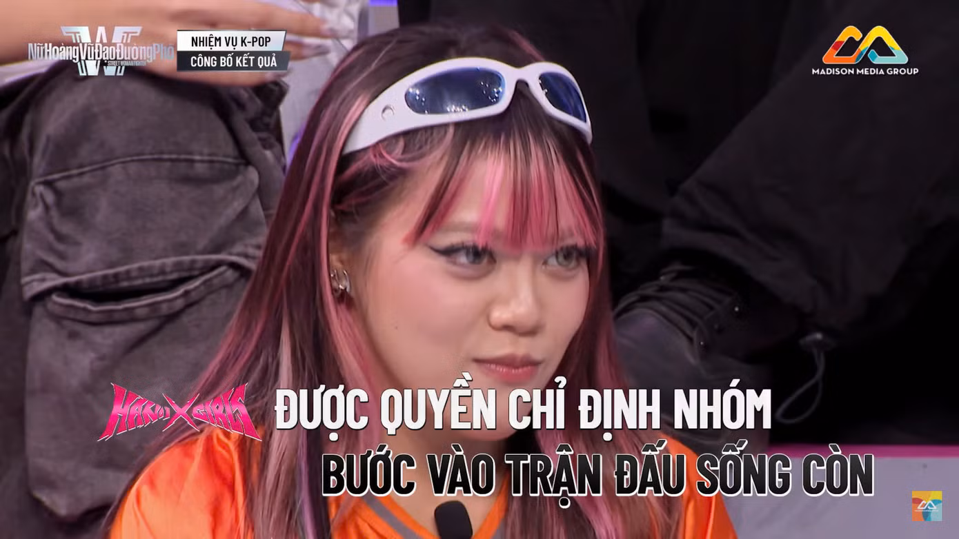 Với số điểm cộng thêm từ Nhiệm vụ cấp bậc trước đó, HANOI X-GIRLS đạt hơn 1.000 điểm và có quyền chỉ điểm nhóm sẽ đấu với SALAD.