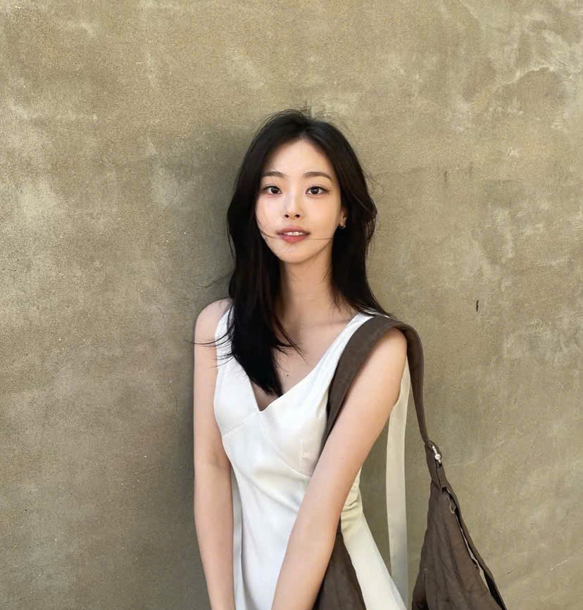 Phong cách thời trang đa dạng của nữ diễn viên.