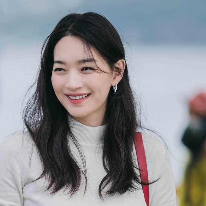 &quot;Nàng hồ ly&quot; nhanh chóng trở lại đỉnh cao. Nét diễn đáng yêu, tinh nghịch, không kém phần &quot;lầy lội&quot; của Min Ah trong Hometown Cha Cha Cha chiếm trọn cảm tình của khán giả.