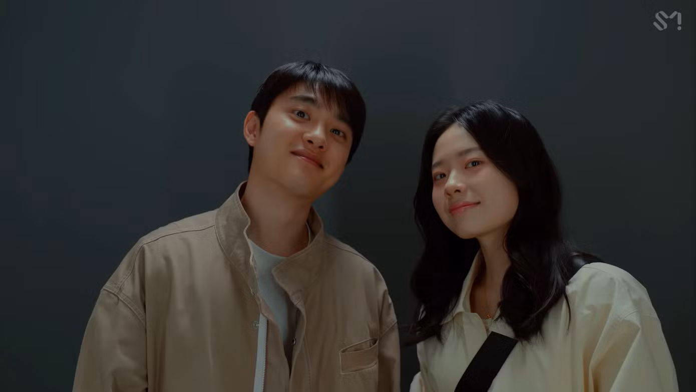 Hay buổi đi chơi đầu tiên với crush cũng thuần khiết và đáng yêu như một thước phim thanh xuân vườn trường, nơi hai nhân vật tình cờ gặp gỡ và ngày càng gần gũi nhau hơn.
