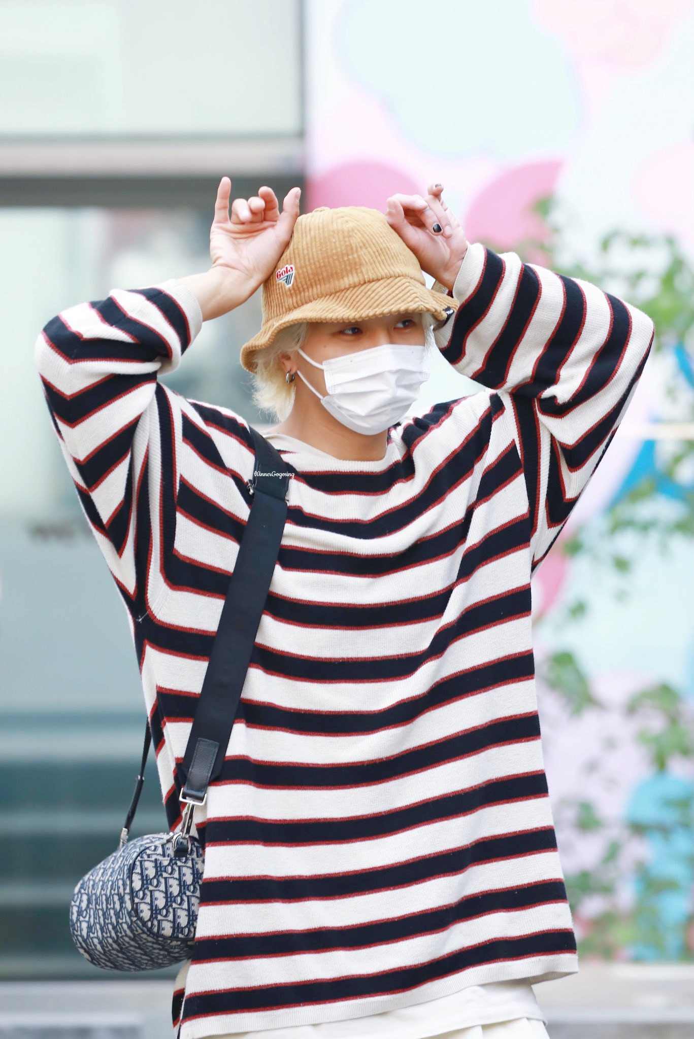 Mino thực hiện nghĩa vụ quân sự theo diện phục vụ cộng đồng tại Cơ sở tiện lợi cư trú Mapo. Mino thực hiện nghĩa vụ quân sự theo diện phục vụ cộng đồng tại Cơ sở tiện lợi cư trú Mapo.