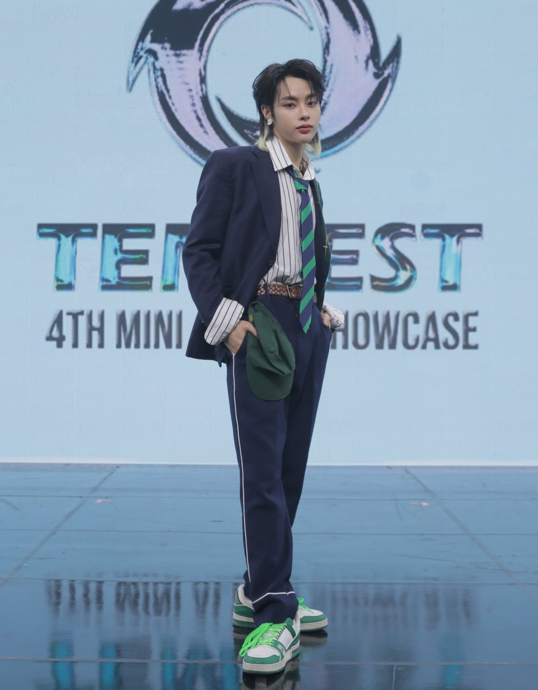 Hanbin - Ngô Ngọc Hưng tại showcase ra mắt album. Hanbin - Ngô Ngọc Hưng tại showcase ra mắt album.