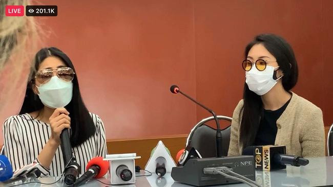 Gatick (áo kẻ) và San trong buổi chất vấn với truyền thông. - Ảnh: True Inside Gatick (áo kẻ) và San trong buổi chất vấn với truyền thông. - Ảnh: True Inside