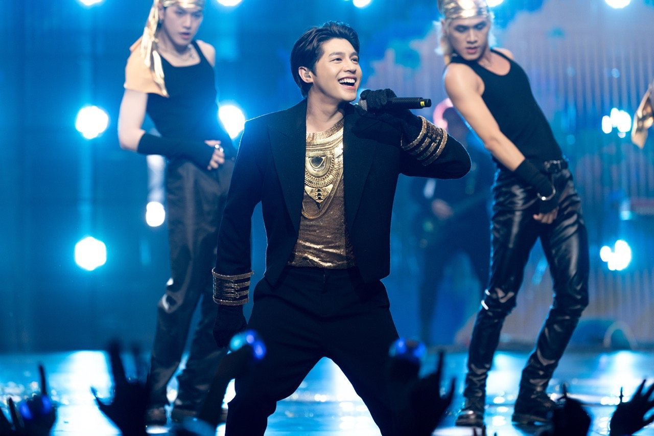 Sự xuất hiện của Noo Phước Thịnh tại sân khấu Chung kết làm dấy lên lời đồn nam ca sĩ sẽ tranh tài ở mùa 2. Ảnh: BTC Sự xuất hiện của Noo Phước Thịnh tại sân khấu Chung kết làm dấy lên lời đồn nam ca sĩ sẽ tranh tài ở mùa 2. Ảnh: BTC