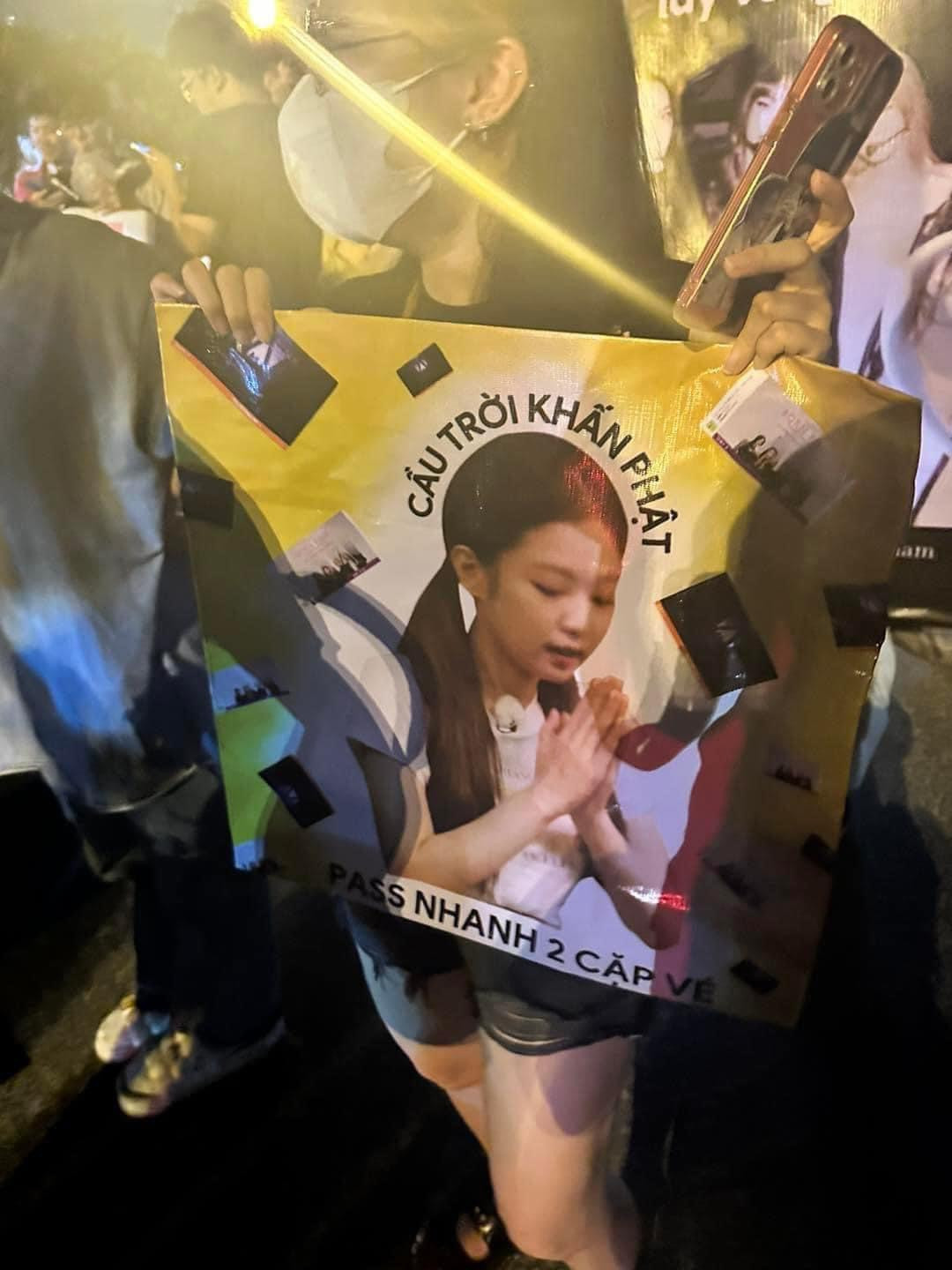 Chiếc meme của Jennie cũng được tận dụng để tăng khả năng hút khách cho seller này.