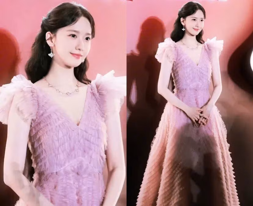Yoona nhận cơn mưa lời khen từ cư dân mạng, nhiều người ví von cô đẹp tựa một nàng công chúa bước ra từ truyện cổ tích.