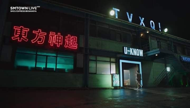 Một phân cảnh trong sân khấu của U-Know (TVXQ!) được người hâm mộ ví như cảnh quay MV.