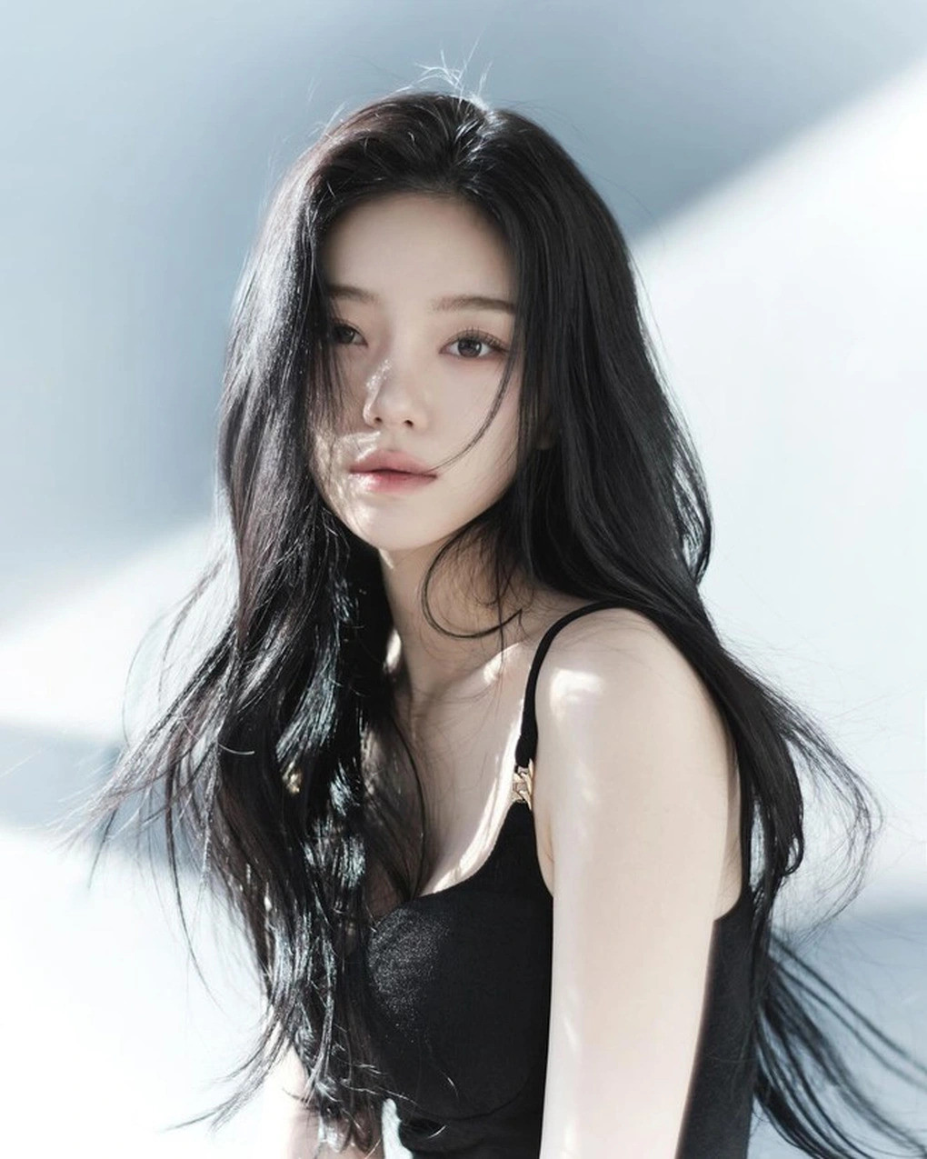 Lee Rayeon từng là một idol K-Pop trong khoảng thời gian từ năm 2020 - 2023. Lee Rayeon từng là một idol K-Pop trong khoảng thời gian từ năm 2020 - 2023.