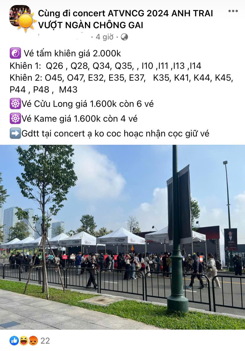 Hàng loạt bài đăng sang nhượng lại vé được đăng tải trên các hội nhóm.