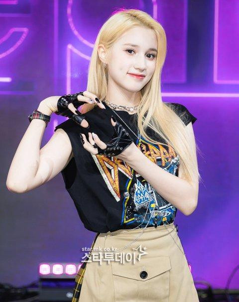 Những nét lai Tây của nữ idol càng nổi bật hơn với mái tóc vàng. Những nét lai Tây của nữ idol càng nổi bật hơn với mái tóc vàng.