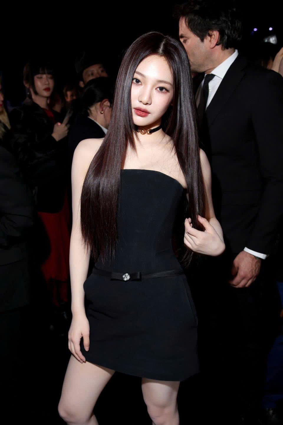 NingNing là nữ idol K-Pop được tuyên bố trở thành đại sứ thương hiệu toàn cầu của Versace. NingNing là nữ idol K-Pop được tuyên bố trở thành đại sứ thương hiệu toàn cầu của Versace.