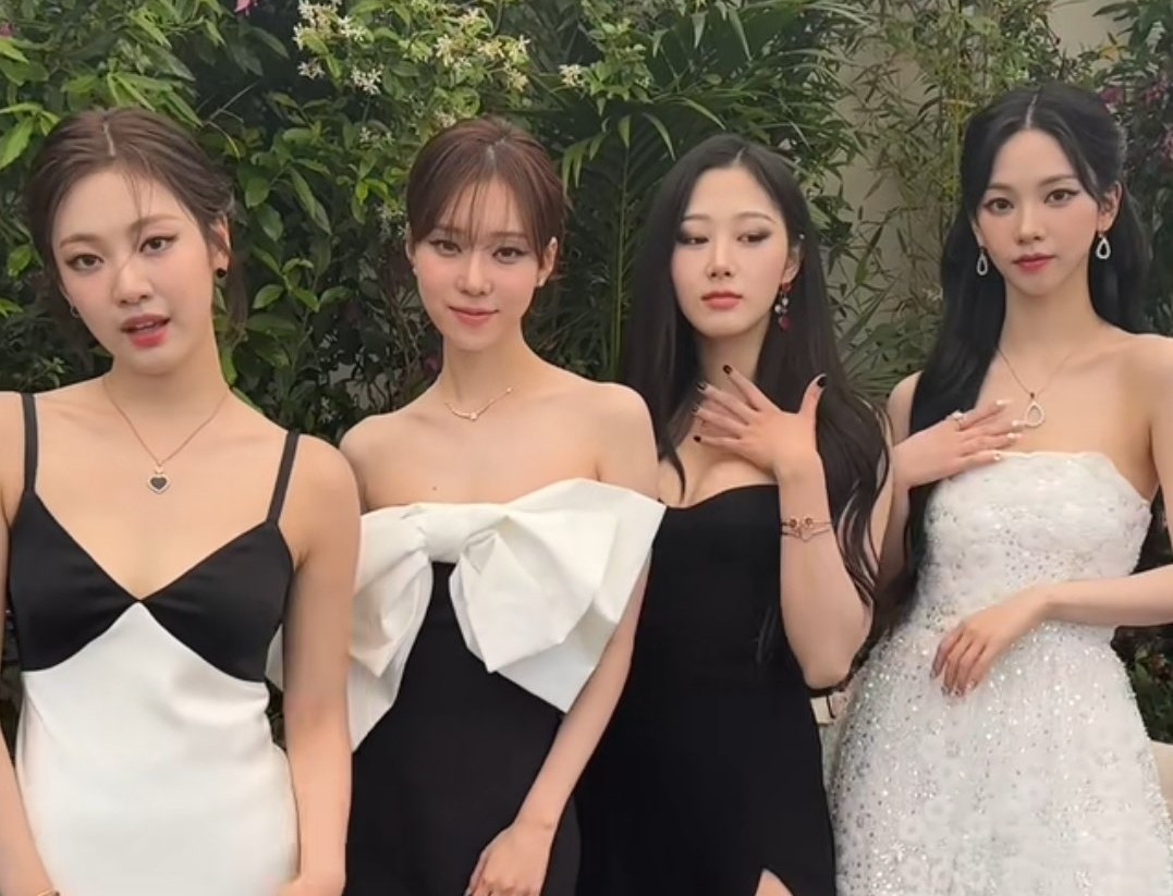 Khác với những lo ngại ban đầu, aespa đang cho thấy nhan sắc cùng thần thái ngày càng &quot;lên hương&quot; mỗi khi xuất hiện trước truyền thông.