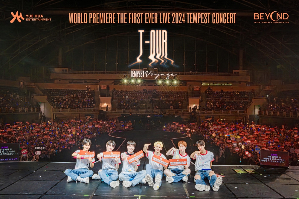 Sau một năm chờ đợi, các iE (tên gọi người hâm mộ của TEMPEST) cũng có cơ hội tái ngộ thần tượng trên một sân khấu hoành tráng và quy mô. Sau một năm chờ đợi, các iE (tên gọi người hâm mộ của TEMPEST) cũng có cơ hội tái ngộ thần tượng trên một sân khấu hoành tráng và quy mô.