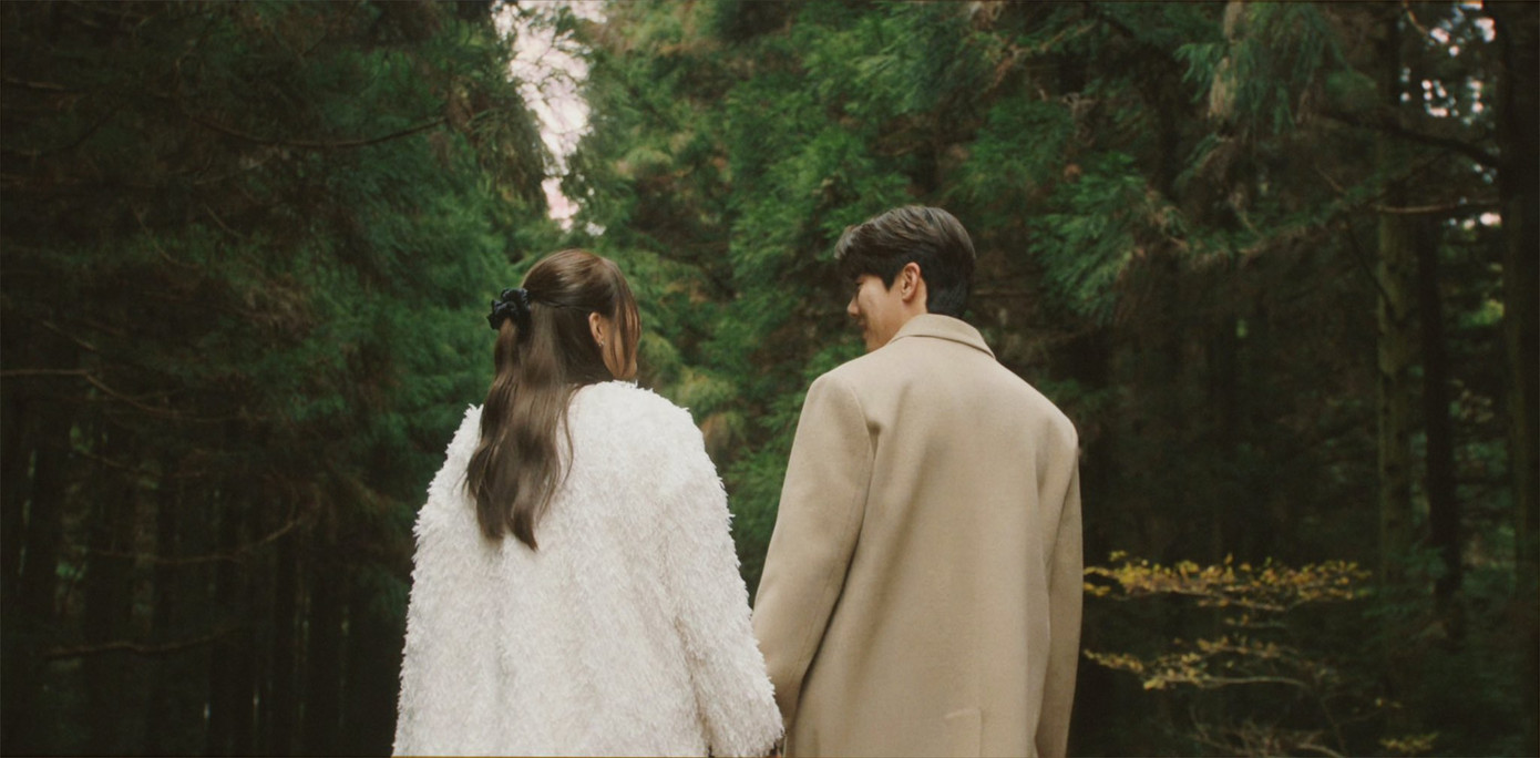 Những quy tắc này nhanh chóng được lan truyền rộng rãi trên các trang mạng, không ít khán giả còn khen ê-kíp tinh tế khi thêm thắt chi tiết phù hợp trong mỗi phân cảnh. Những quy tắc này nhanh chóng được lan truyền rộng rãi trên các trang mạng, không ít khán giả còn khen ê-kíp tinh tế khi thêm thắt chi tiết phù hợp trong mỗi phân cảnh.