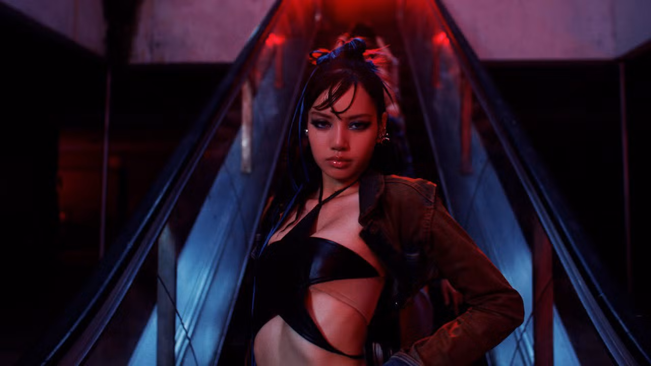 Rockstar là sản phẩm mà Lisa đầu tư với kinh phí khủng nhưng thành tích lại có phần giảm so với màn ra mắt solo tại YG.