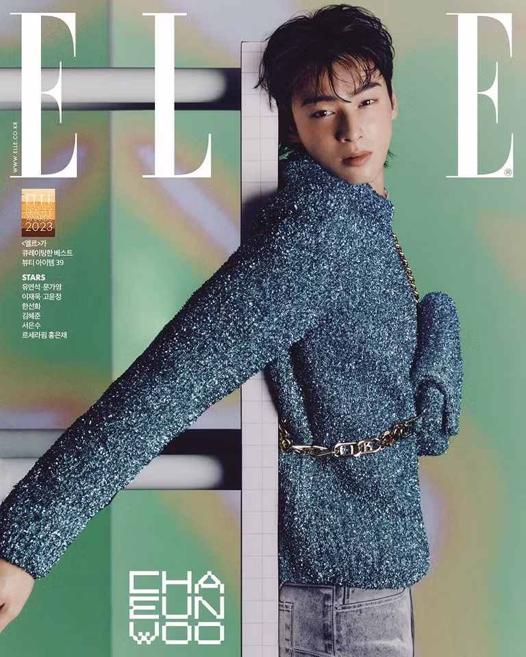 Ánh mắt mơ màng cùng góc chụp lạ giúp Eun Woo trở nên phá cách và khác biệt.