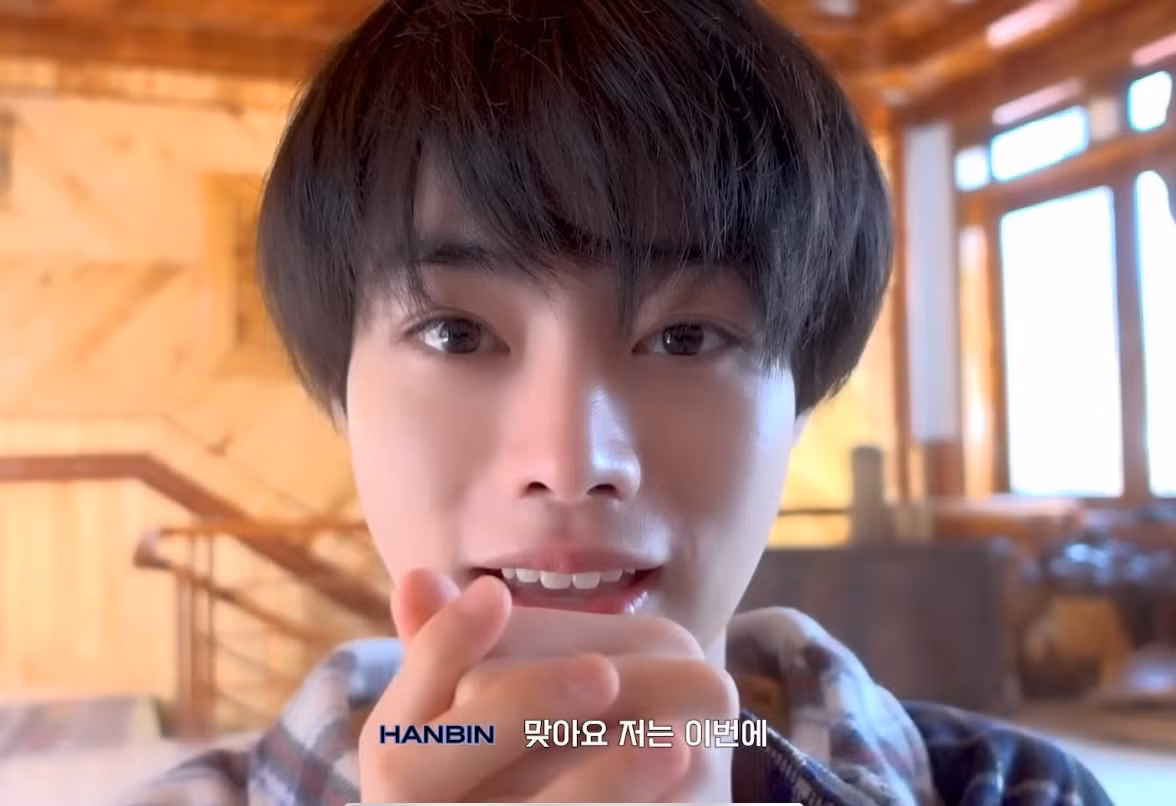 Background quen thuộc ở đầu video chính là nhà của Hanbin tại quê hương Yên Bái.