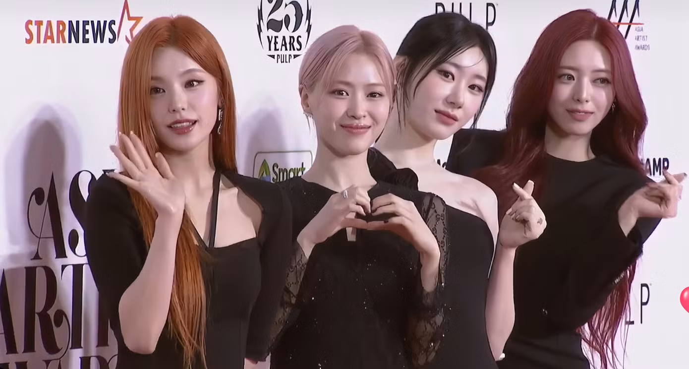 ITZY đẹp vô thực, kiêu sa, cuốn hút trên thảm đỏ.