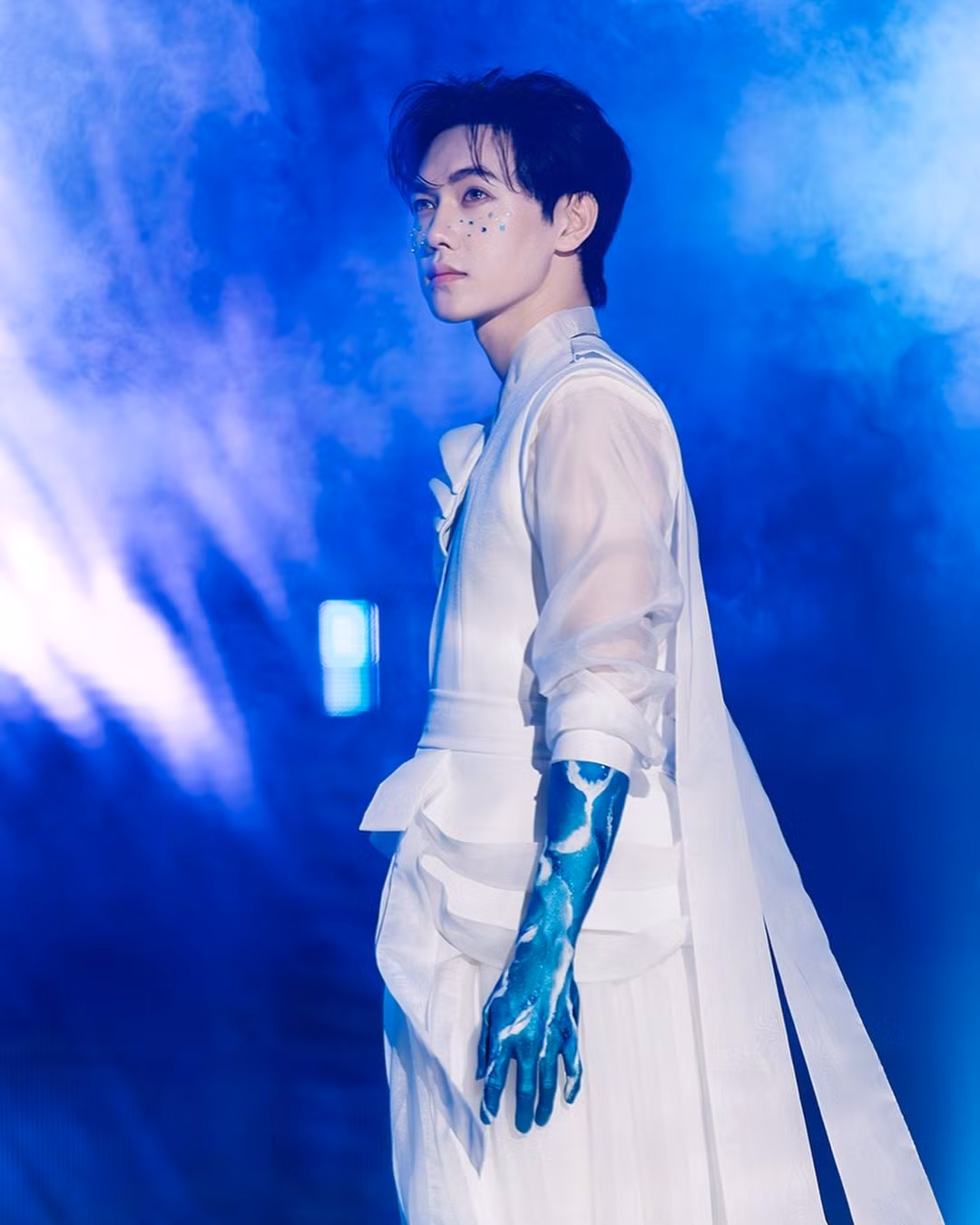 Visual vô thực của JSOL trong live stage đầu tiên tại Anh Trai Say Hi.