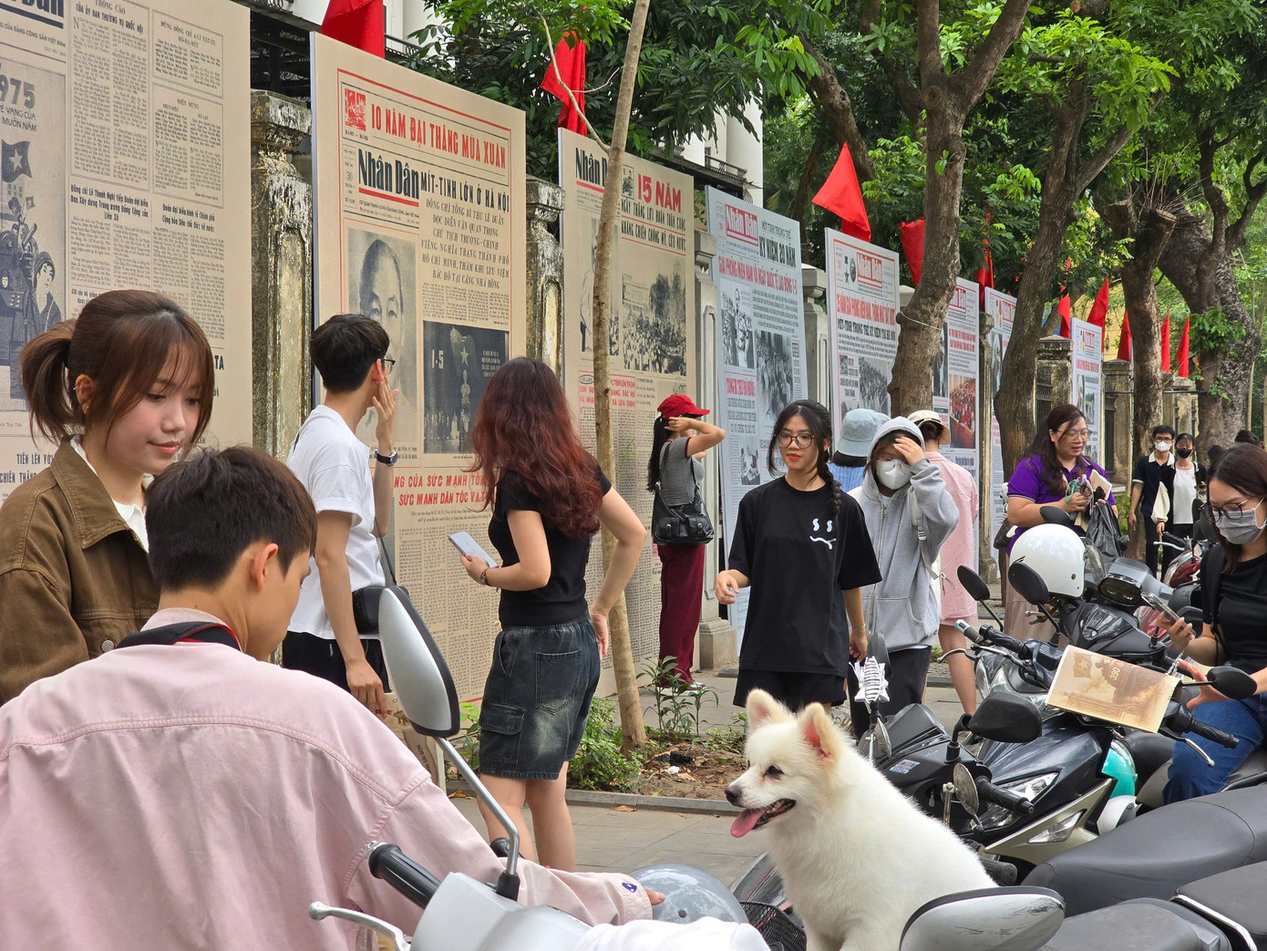 Triển lãm không chỉ là một sự kiện văn hóa - lịch sử độc đáo mà còn là tọa độ check-in lý tưởng của Gen Z những ngày cận Đại lễ 30/4. Triển lãm không chỉ là một sự kiện văn hóa - lịch sử độc đáo mà còn là tọa độ check-in lý tưởng của Gen Z những ngày cận Đại lễ 30/4.