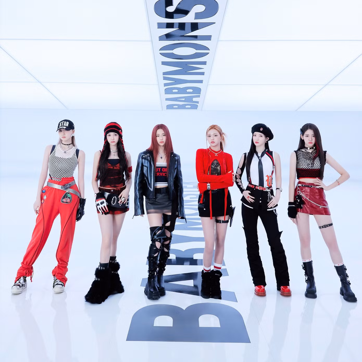 BABYMONSTER tiếp nối đàn chị BLACKPINK "oanh tạc" địa hạt YouTube. Trên mặt trận iTunes, Batter Up đứng đầu iTunes tại hơn 20 quốc gia và vùng lãnh thổ sau khi phát hành.