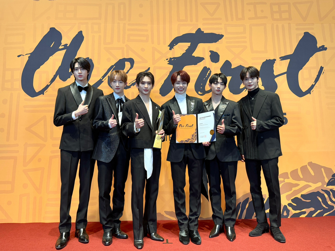 Hanbin và TEMPEST hiện đang tích cực hoạt động nghệ thuật. Hanbin và TEMPEST hiện đang tích cực hoạt động nghệ thuật.