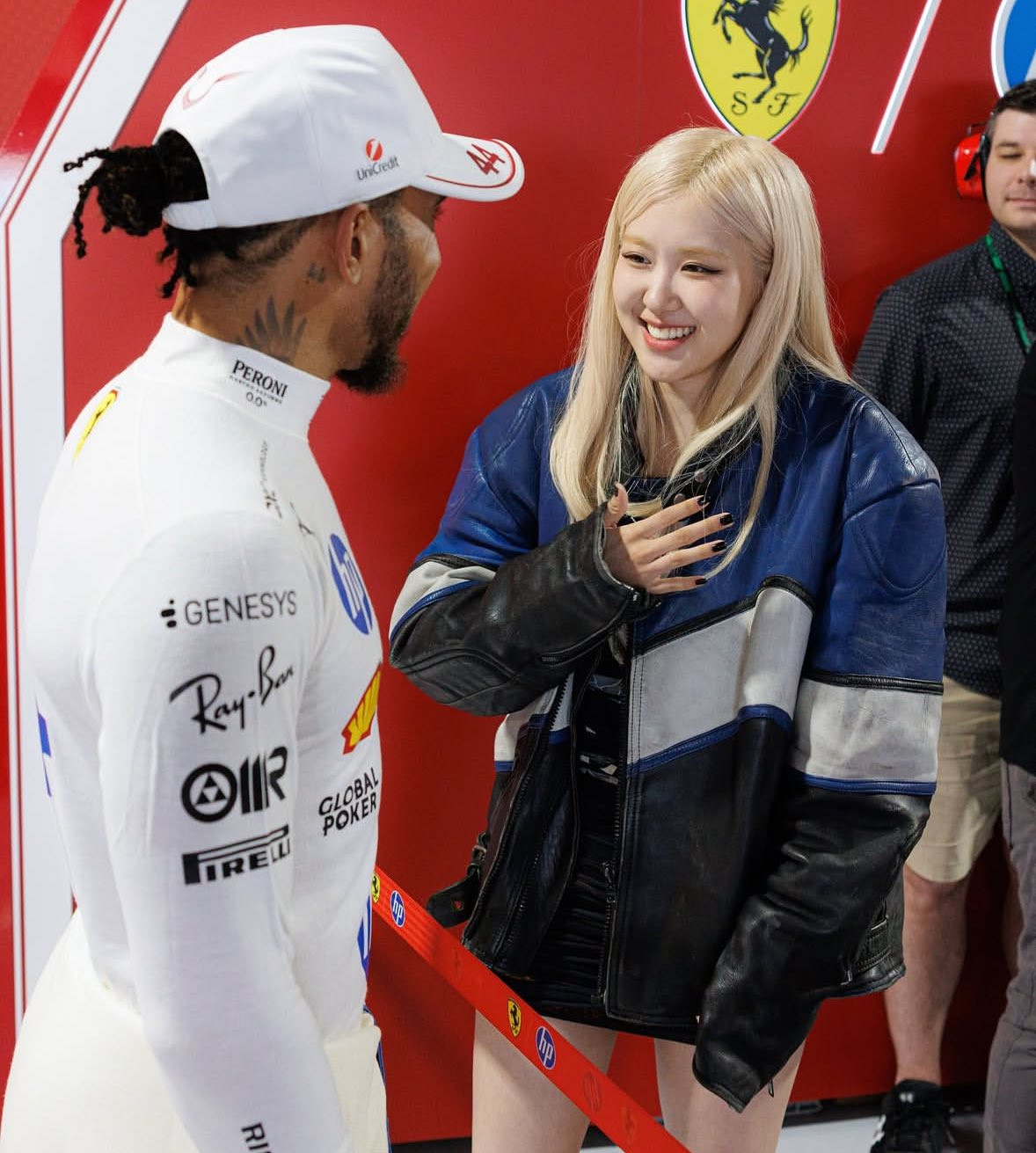 Rosé có dịp giao lưu cùng vận động viên đua xe Lewis Hamilton, anh sẽ tham gia bộ phim F1.