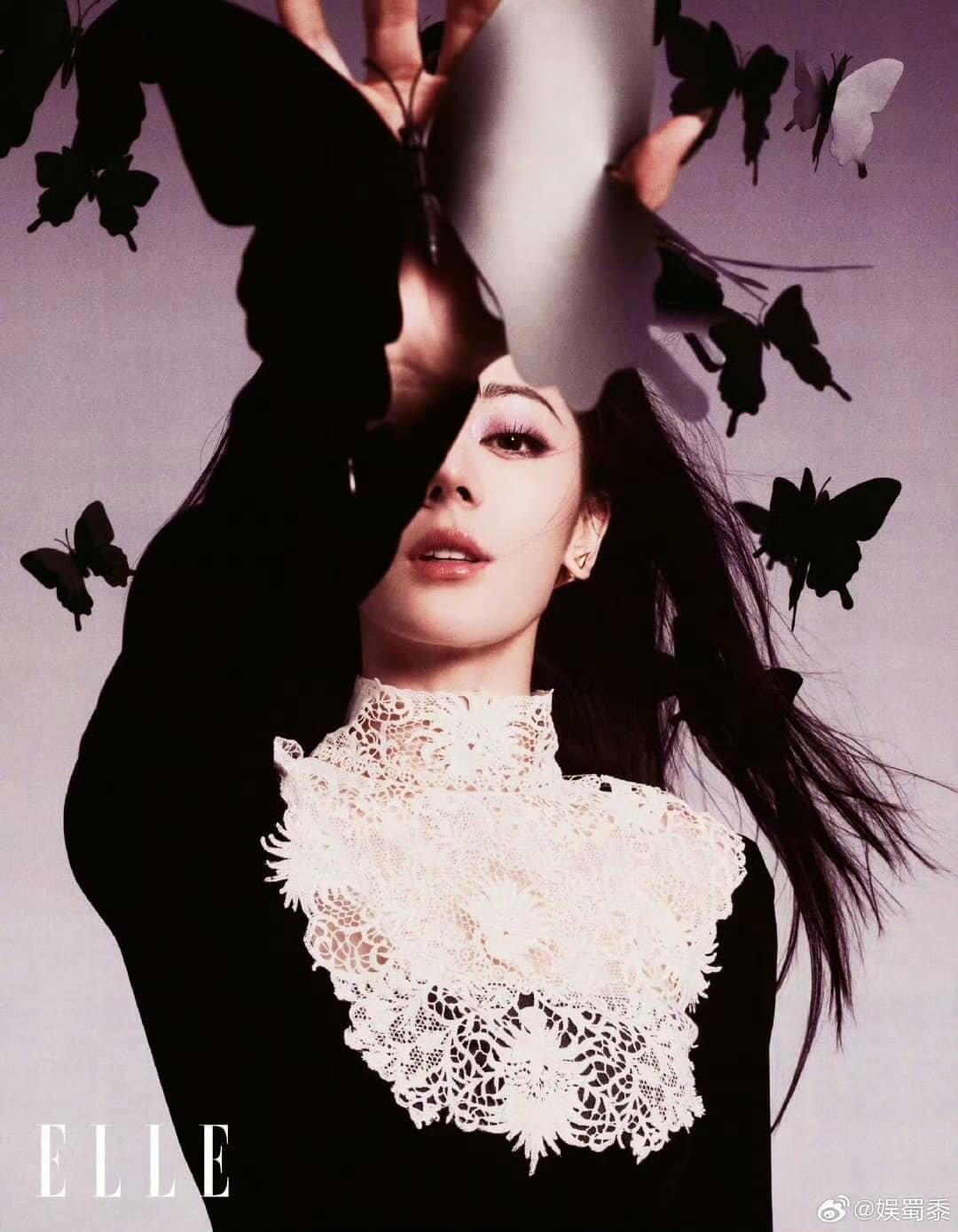 Địch Lệ Nhiệt Ba "ghi điểm" với sắc vóc, thần thái đậm chất điện ảnh.