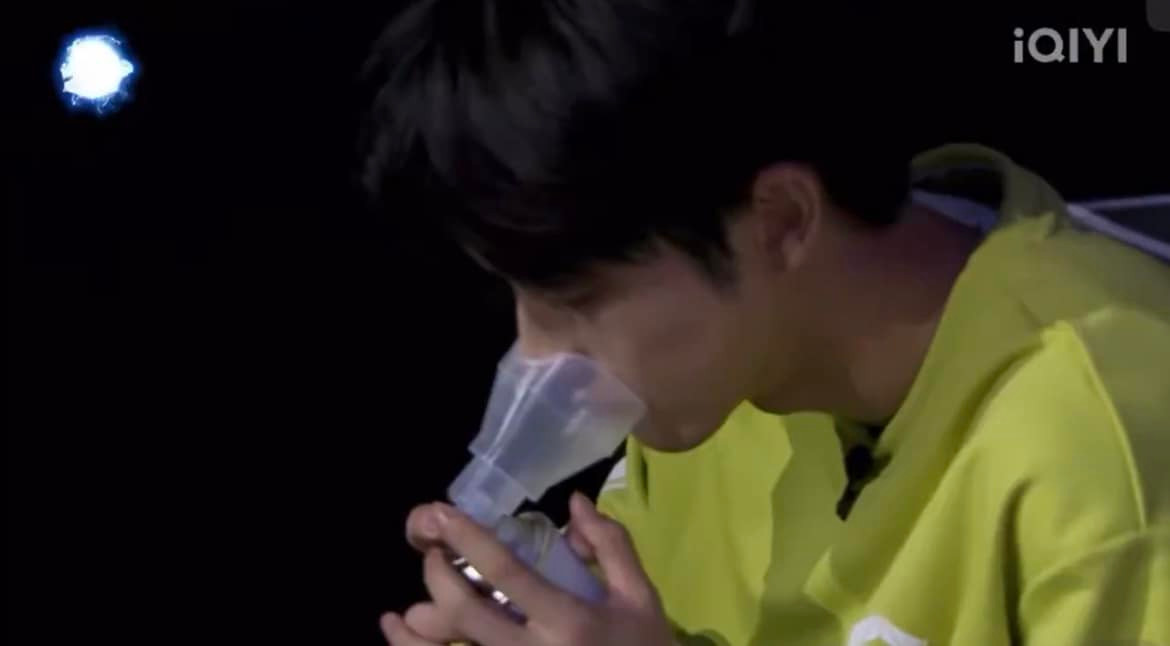 Netizen không khỏi xót xa trước hình ảnh các thực tập sinh kiệt sức vì thử thách quá đáng của chương trình.