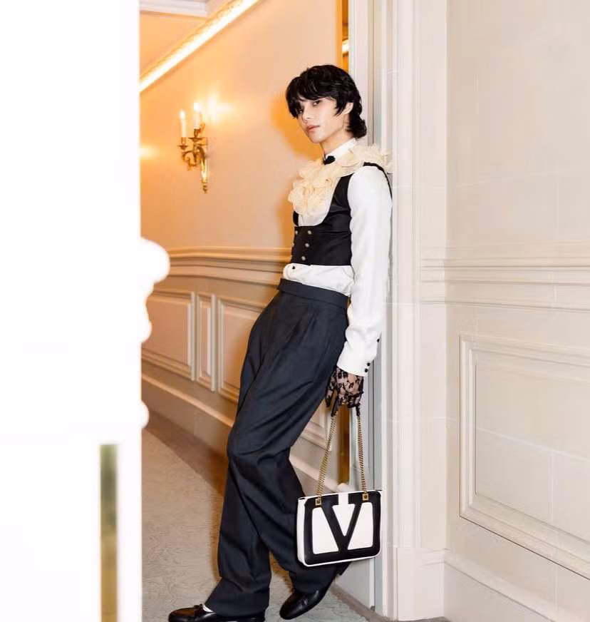 Jeff Satur, Yoona... là một trong những ngôi sao góp công đẩy truyền thông cho Valentino trong đợt ra mắt bộ sưu tập cao cấp Xuân Hè 2025.