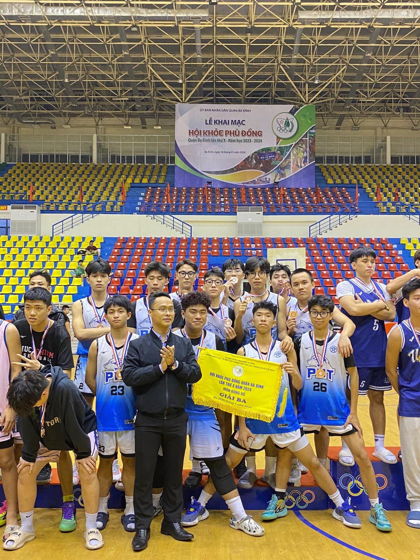 Teen THPT Phạm Hồng Thái ẵm giải cực ngầu trong Hội khoẻ Phù Đổng (Ảnh: Page trường THPT Phạm Hồng Thái).