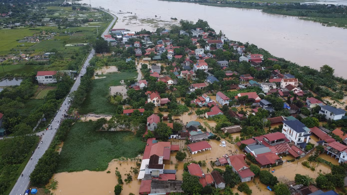 Các hộ dân ngập trong nước lũ ở huyện Cẩm Khê (tỉnh Phú Thọ). Ảnh: Đức Hoàng/ Vietnamnet Các hộ dân ngập trong nước lũ ở huyện Cẩm Khê (tỉnh Phú Thọ). Ảnh: Đức Hoàng/ Vietnamnet